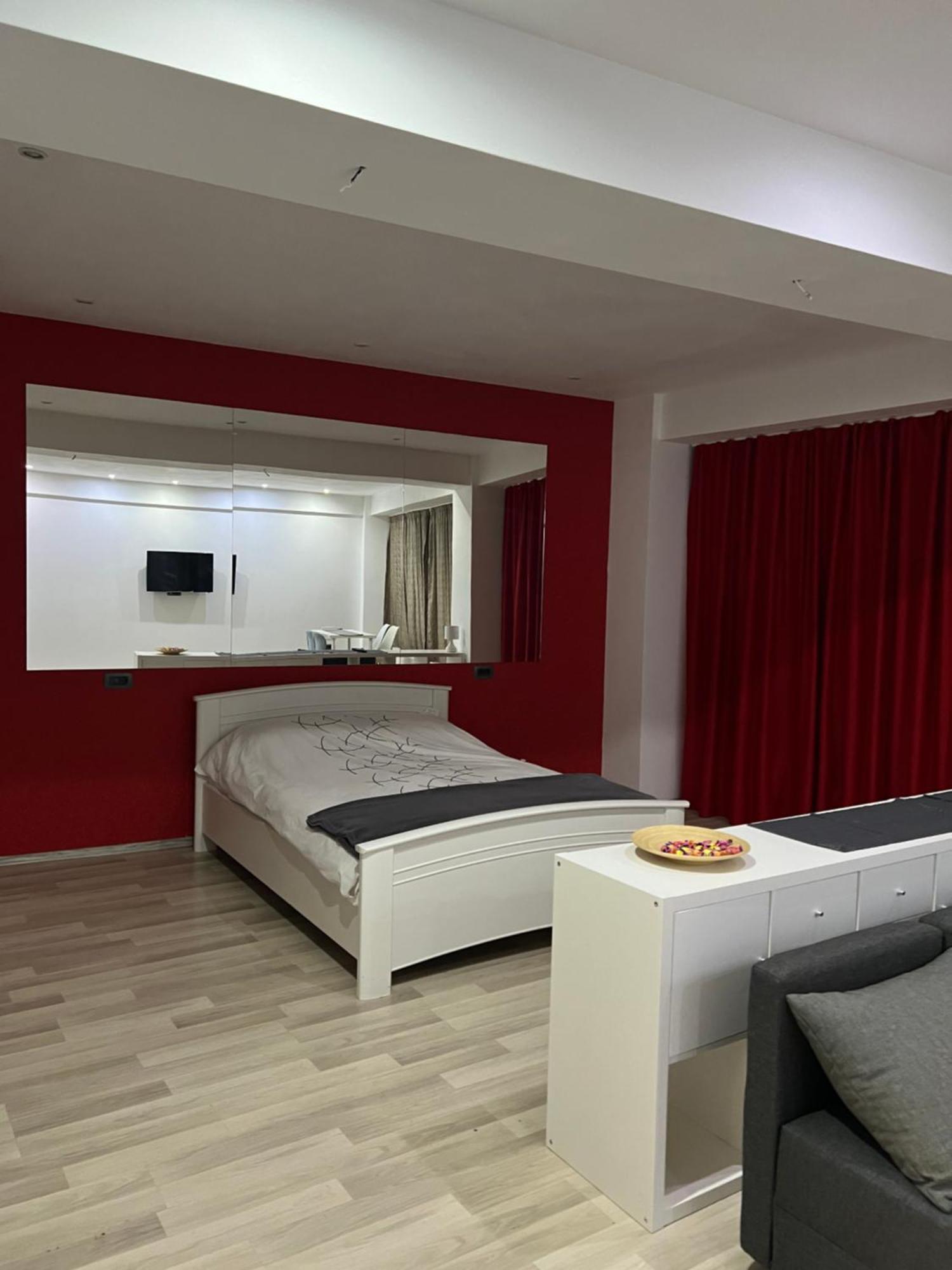 Aparthotel Jolie Galaţi Exteriör bild